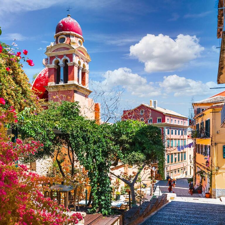 Women experience in Corfu town with the coffee, history, natural cosmetics and flowers