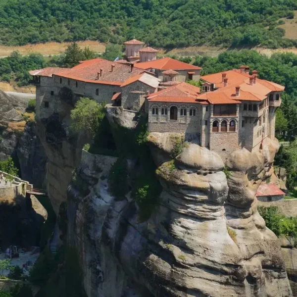 Discover Meteora: Monasteries Day Tour